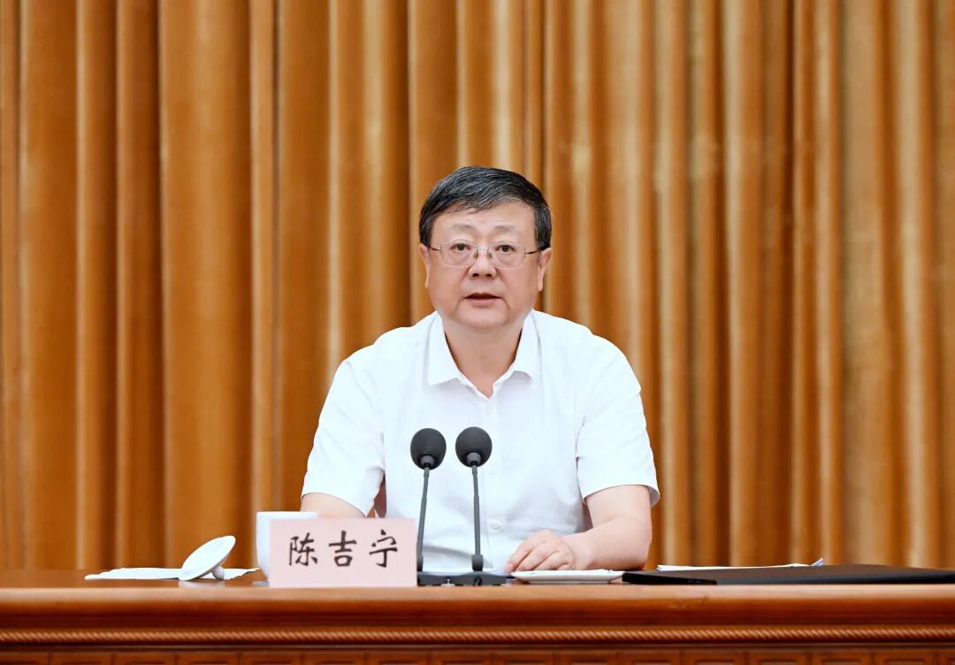 奋力把上海打造成为人工智能发展和治理创新高地！市委中心组学习会听取专题辅导报告