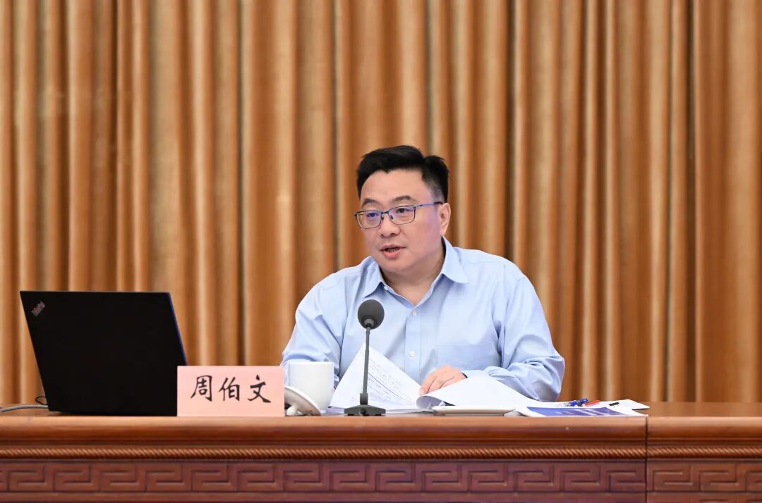 奋力把上海打造成为人工智能发展和治理创新高地！市委中心组学习会听取专题辅导报告
